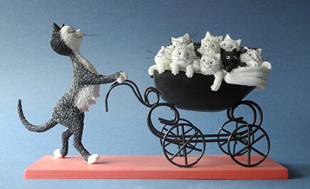 Poes met kinderwagen